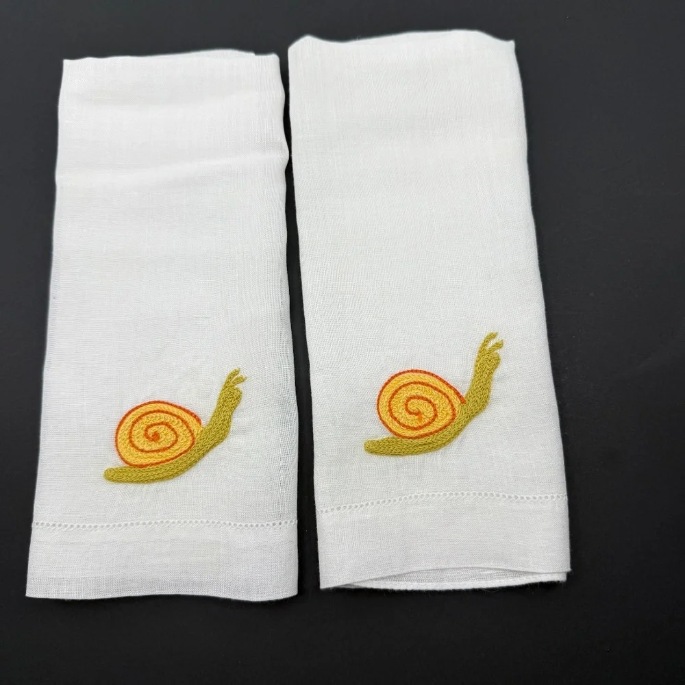 Vintage, 2 Unused White Madeira Linen Embroidered Snails Finger Tip Guest Towels